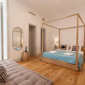 https://feels-like-home-lux-baixa-flat-historical-center-near.hotels-lisbon-portugal.com