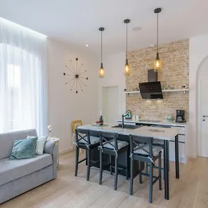 Arcus With Beautiful Terrace Split
